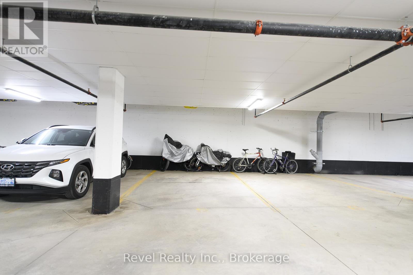 Photo 18 of 201 17 Spooner Crescent, Collingwood ON