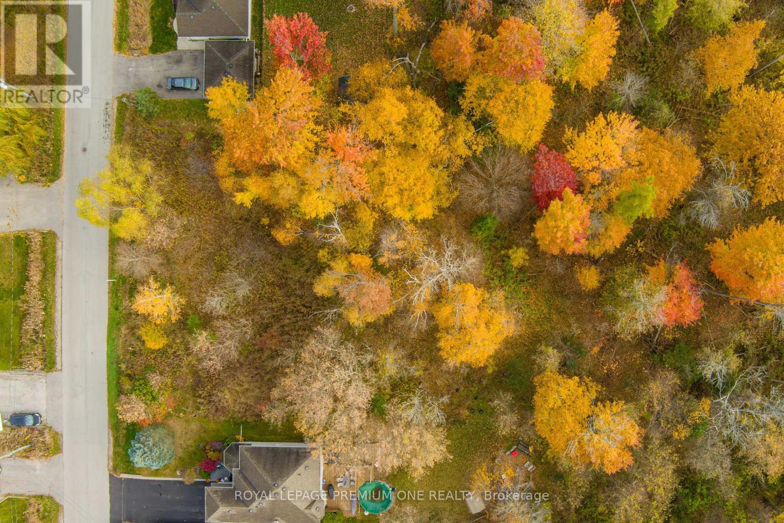 Photo 9 of 909 C Willow Street, Innisfil ON