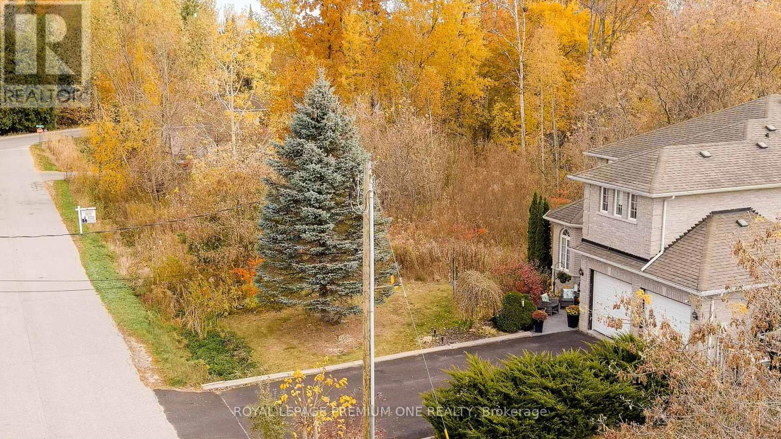 Photo 3 of 909 B Willow Street, Innisfil ON