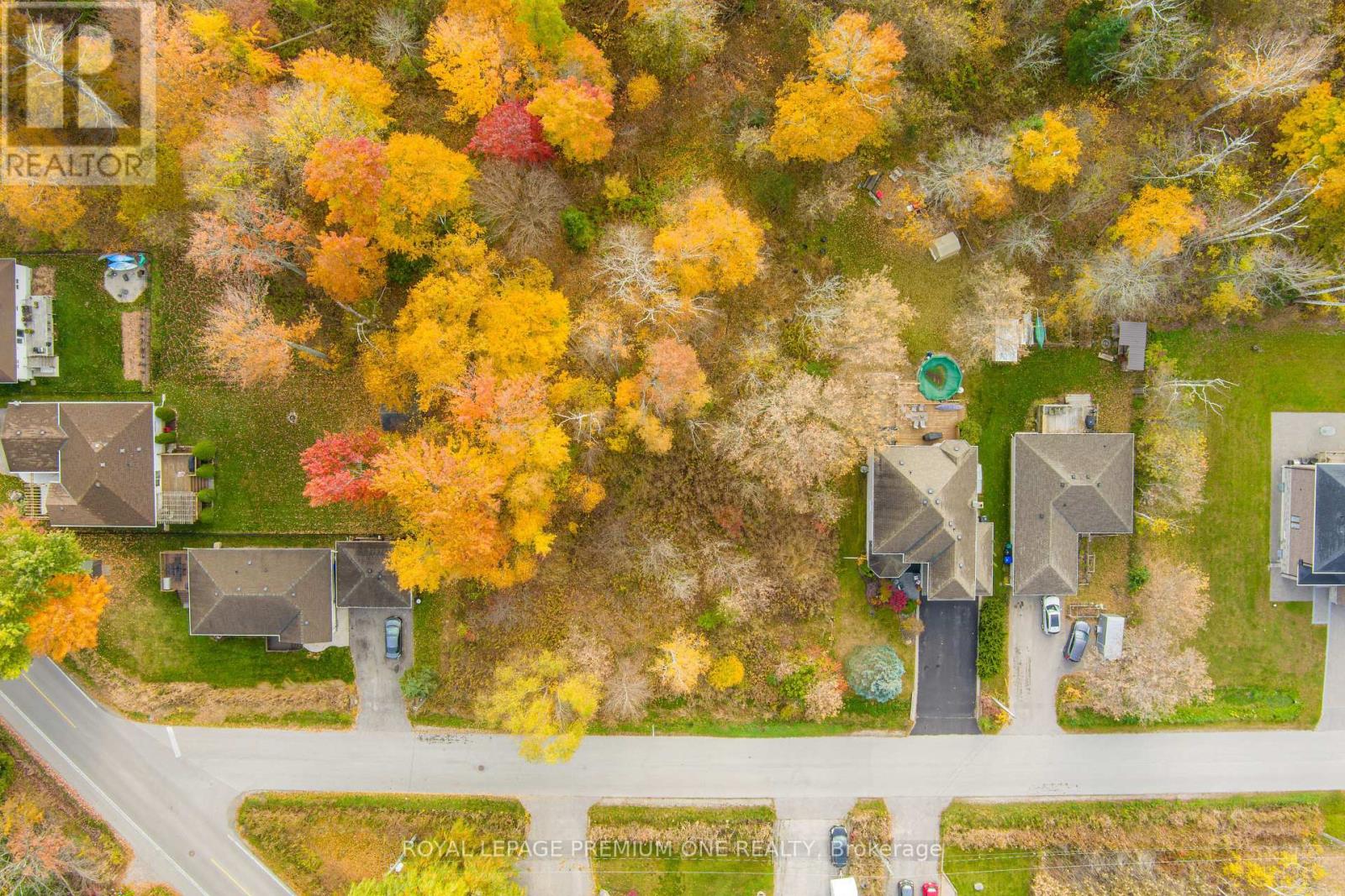 Photo 9 of 909 B Willow Street, Innisfil ON