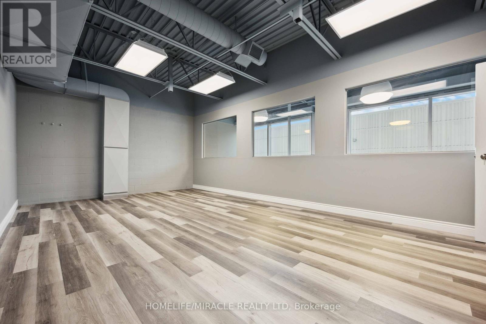 Photo 10 of 8 8888 Keele Street, Vaughan ON