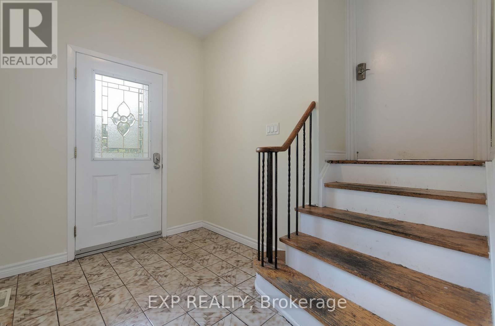 Photo 18 of 260 Cook Street, Barrie ON
