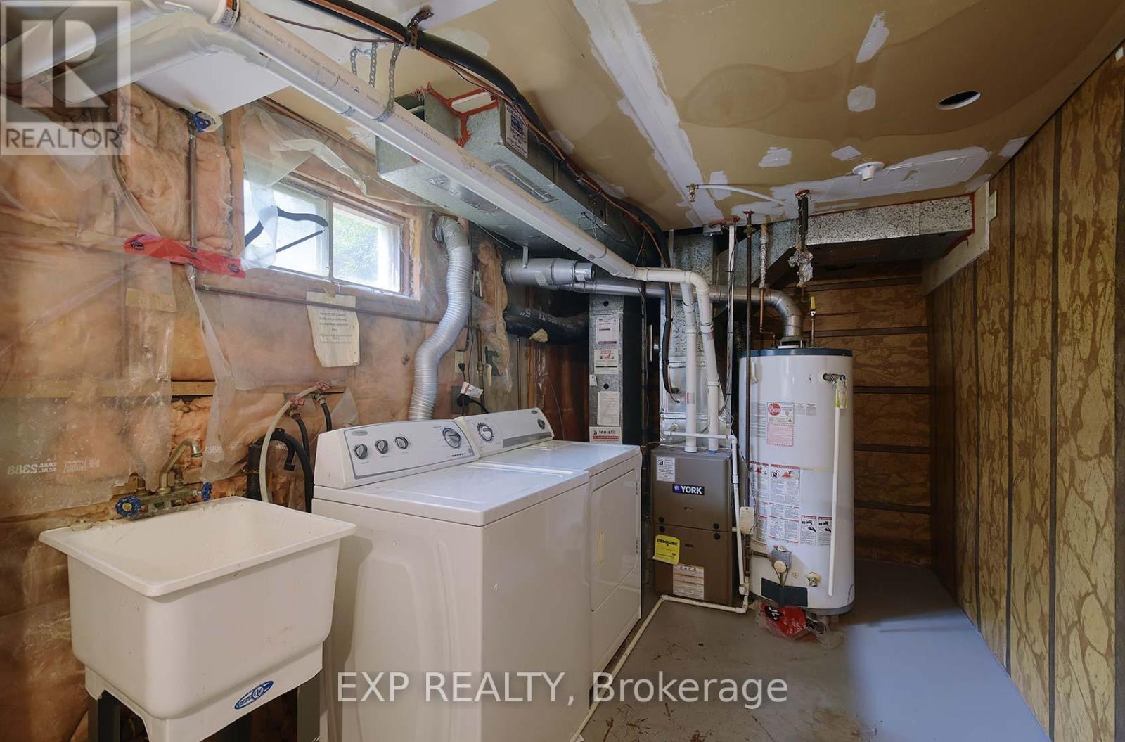 Photo 16 of 260 Cook Street, Barrie ON