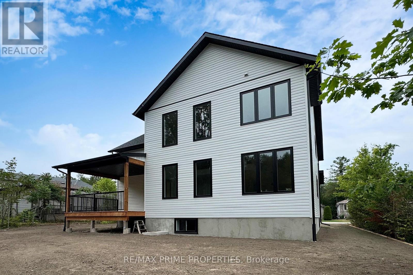 Photo 32 of 118 Valerie Crescent, Wasaga Beach ON
