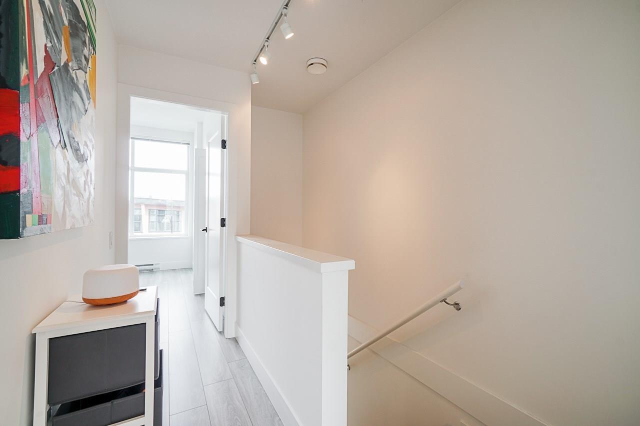 Photo 18 of 37 17555 57 A Avenue, Surrey BC