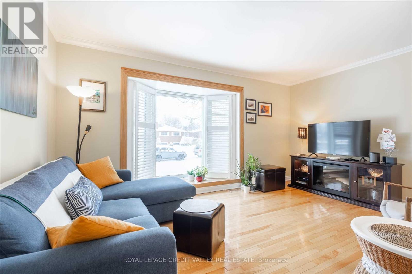 Photo 21 of 535 Taplow Crescent, Oakville ON