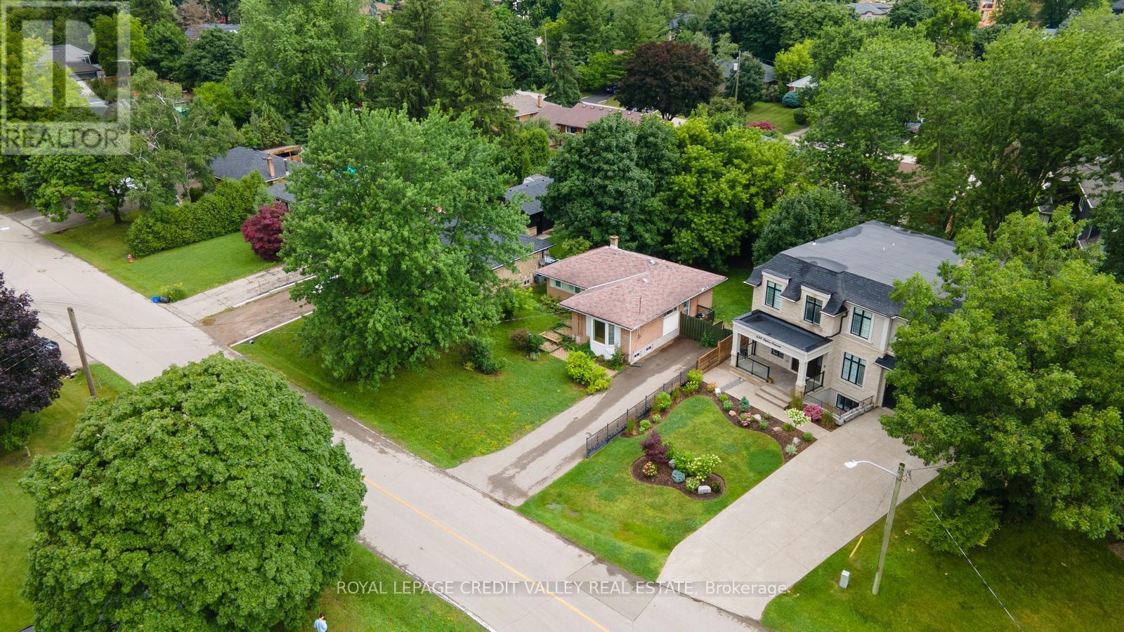 Photo 24 of 535 Taplow Crescent, Oakville ON