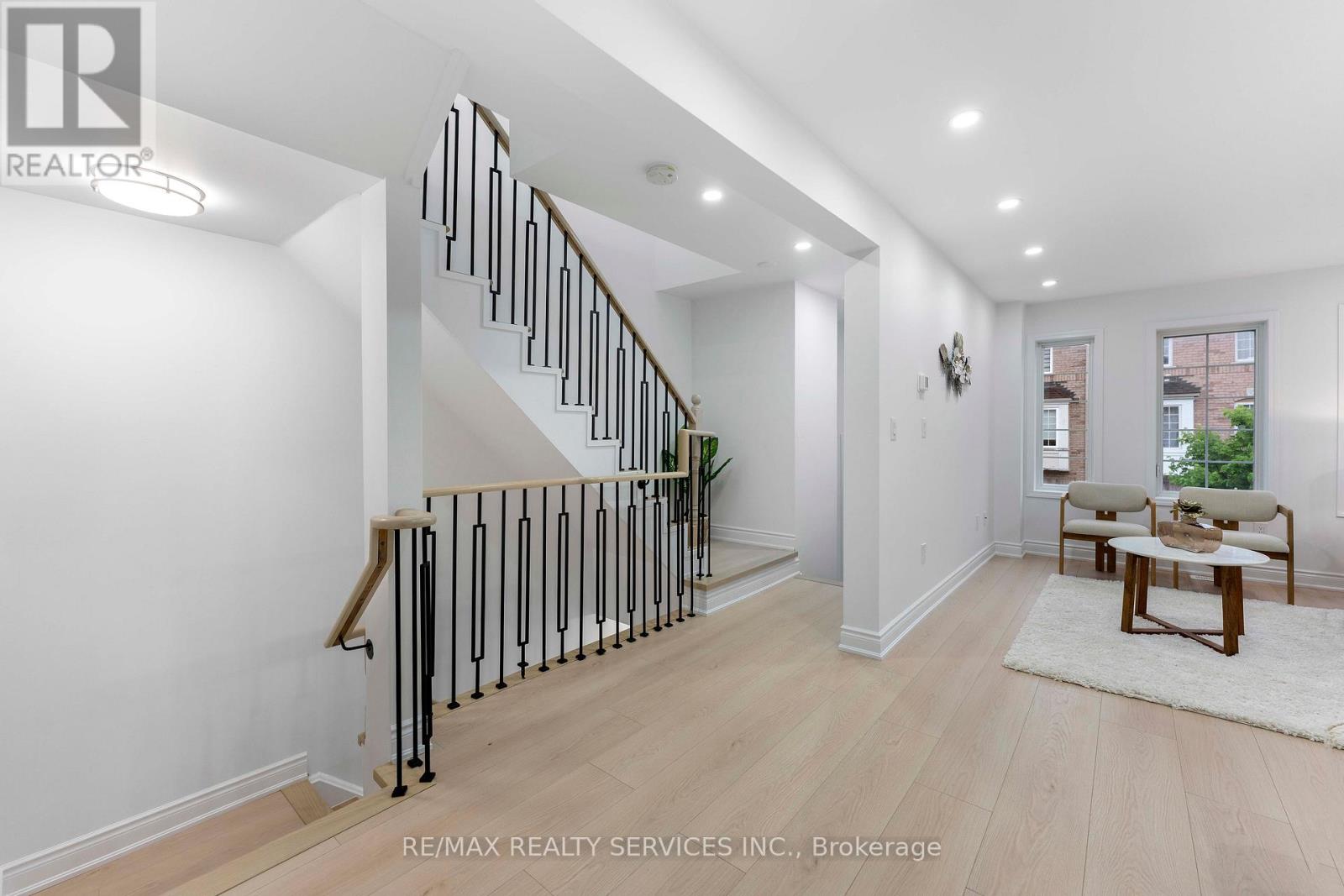 Photo 29 of 28 80 Acorn Place, Mississauga ON