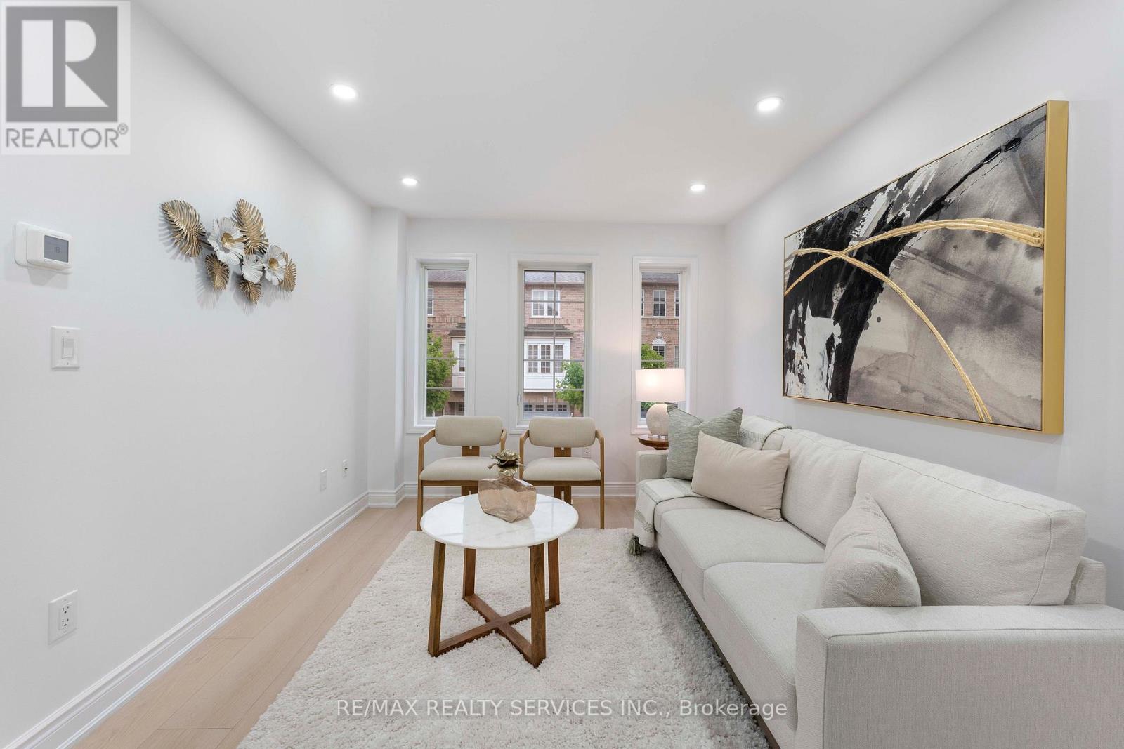 Photo 22 of 28 80 Acorn Place, Mississauga ON