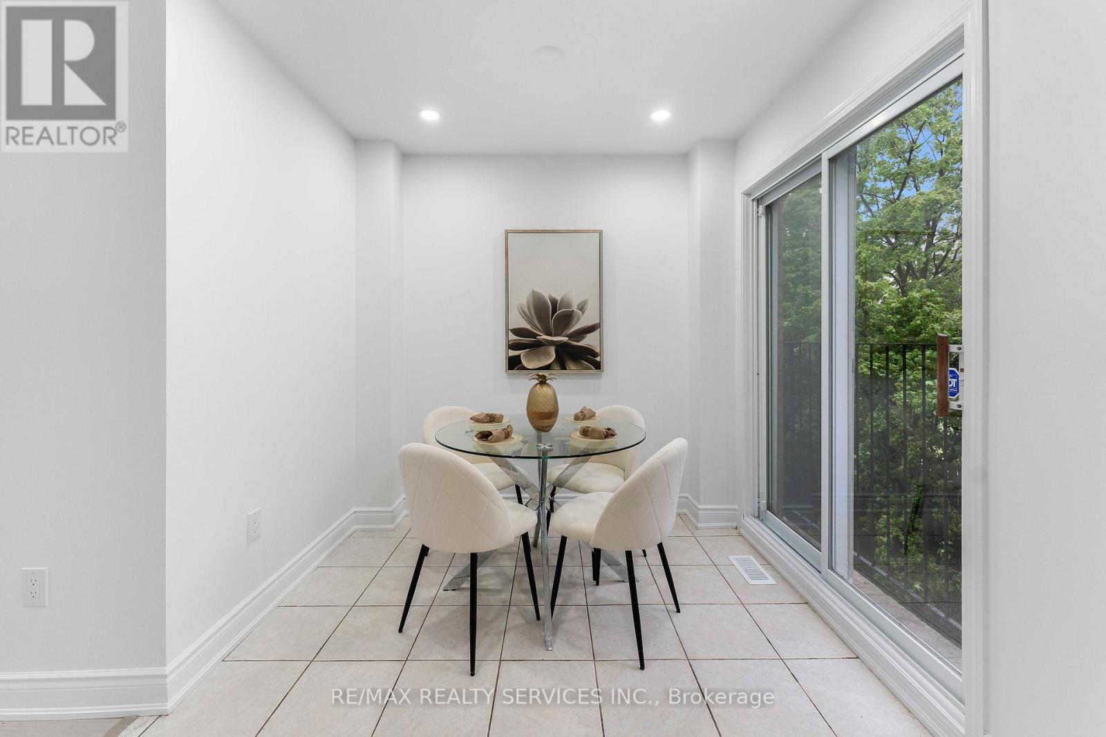 Photo 36 of 28 80 Acorn Place, Mississauga ON