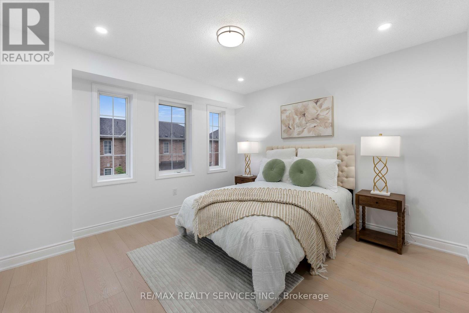 Photo 42 of 28 80 Acorn Place, Mississauga ON