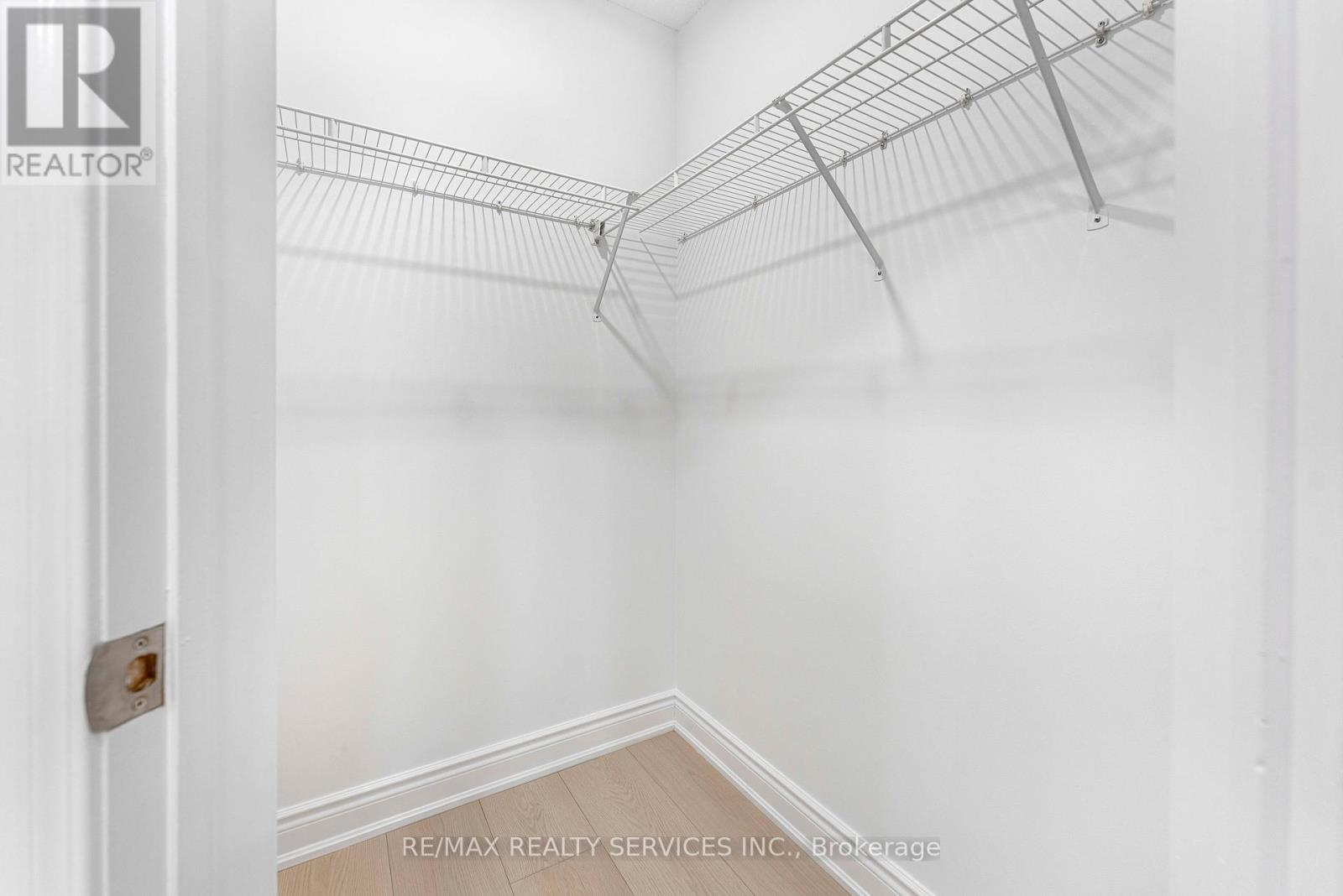 Photo 26 of 28 80 Acorn Place, Mississauga ON