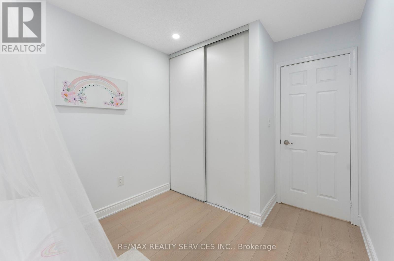 Photo 45 of 28 80 Acorn Place, Mississauga ON