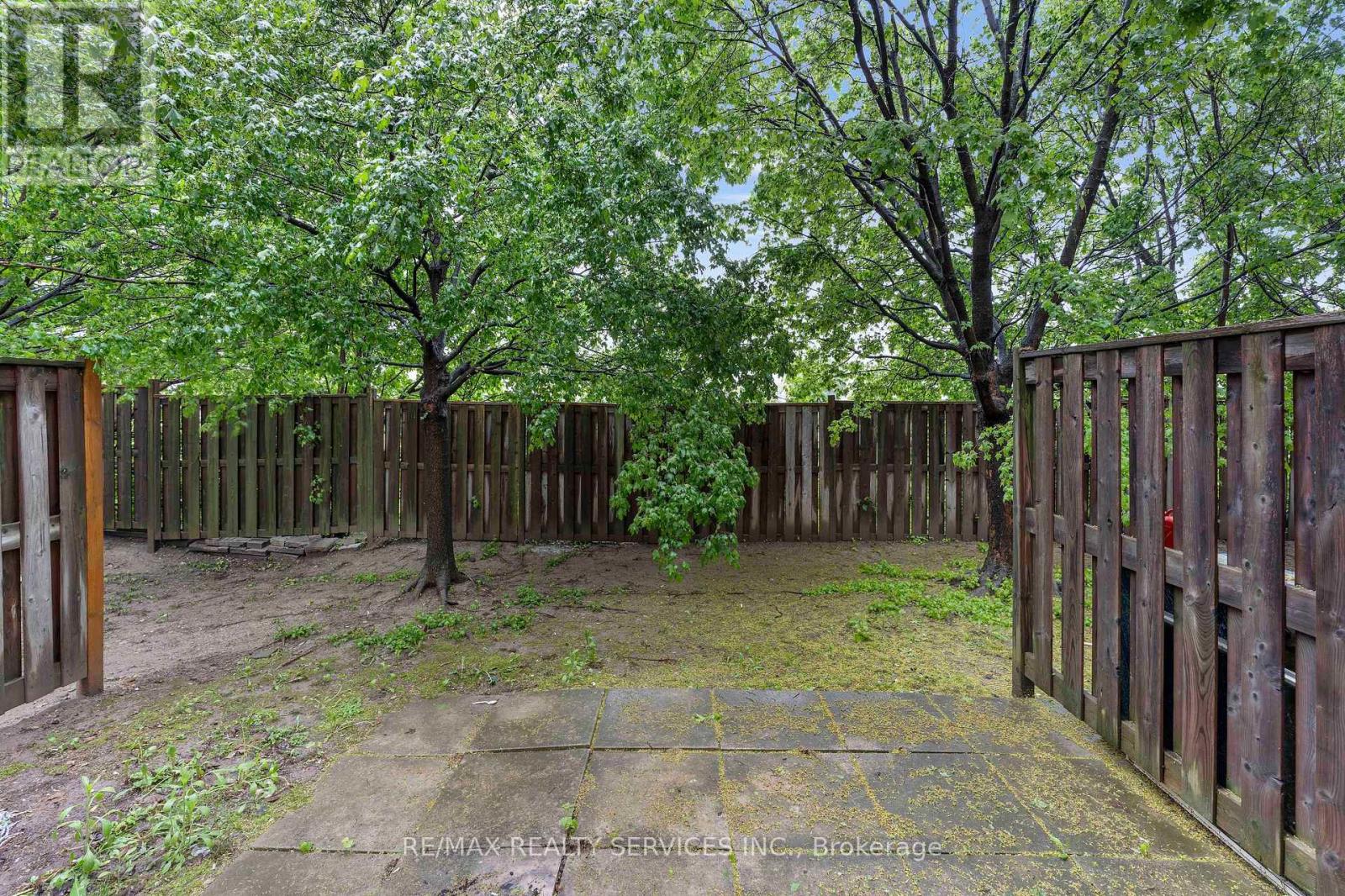 Photo 25 of 28 80 Acorn Place, Mississauga ON