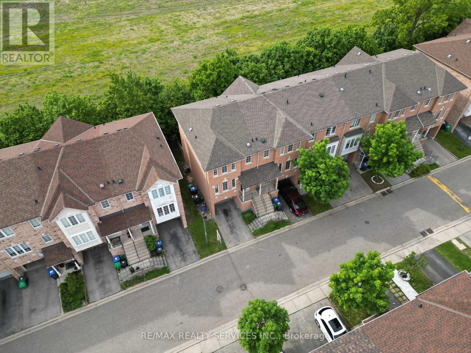 Photo 6 of 28 80 Acorn Place, Mississauga ON