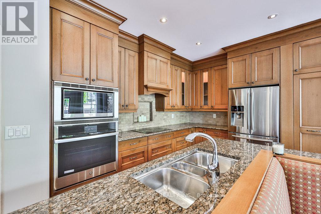 Photo 12 of 597 Hancock Way, Mississauga ON