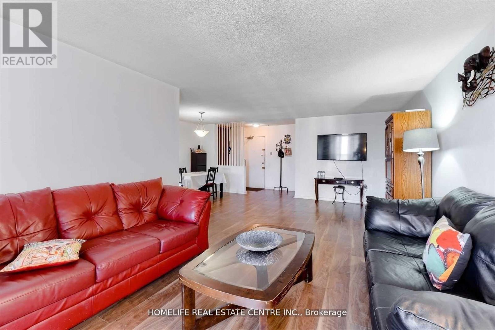 Photo 18 of 1210 21 Knightsbridge Road, Brampton ON