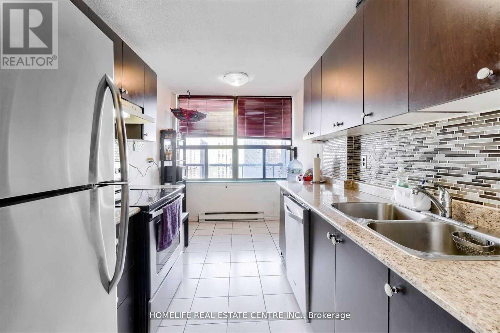 Photo 17 of 1210 21 Knightsbridge Road, Brampton ON