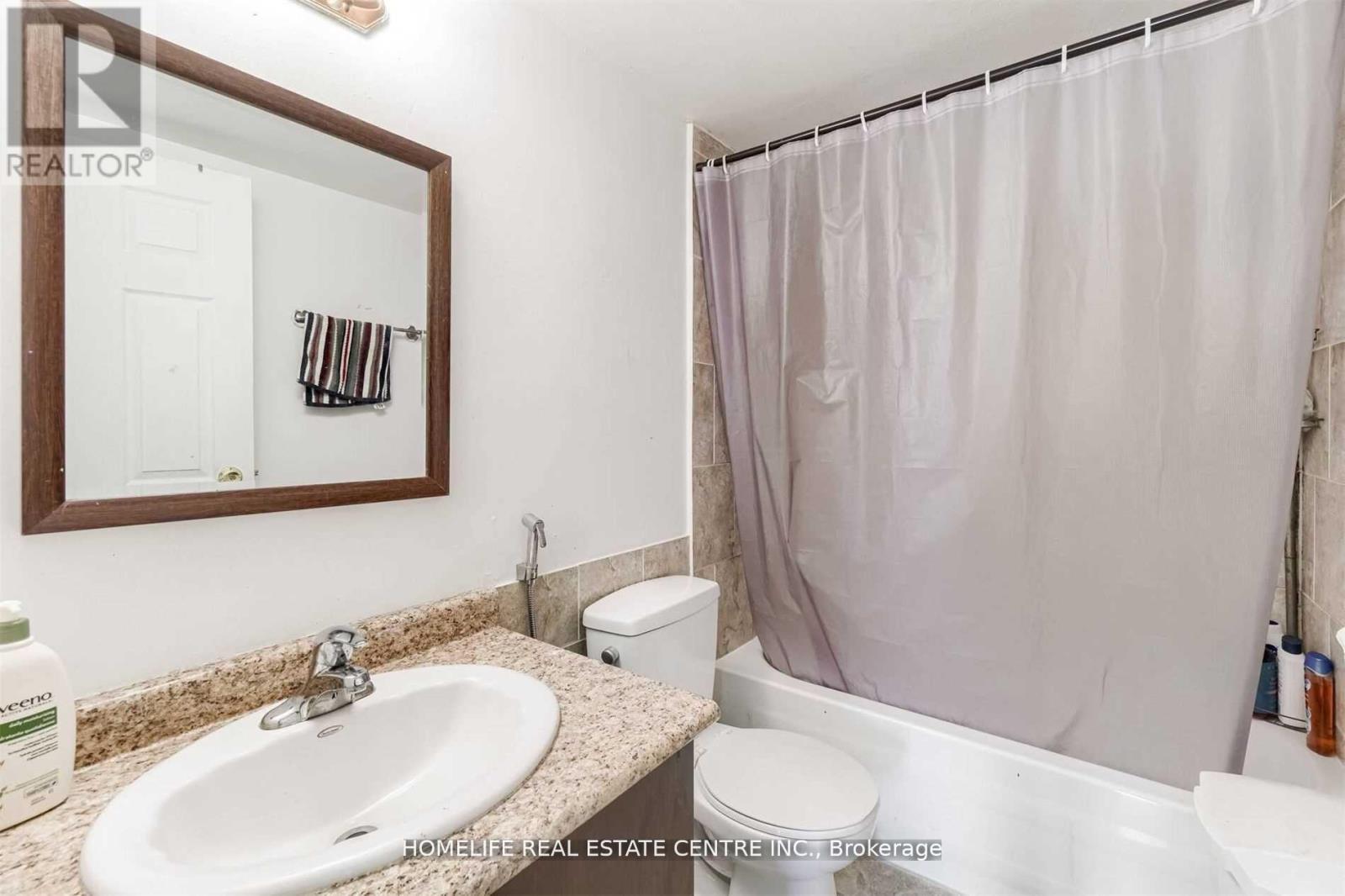Photo 8 of 1210 21 Knightsbridge Road, Brampton ON