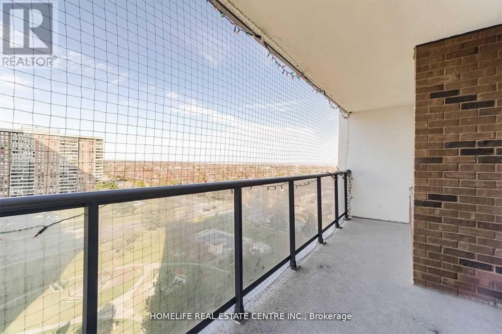 Photo 14 of 1210 21 Knightsbridge Road, Brampton ON