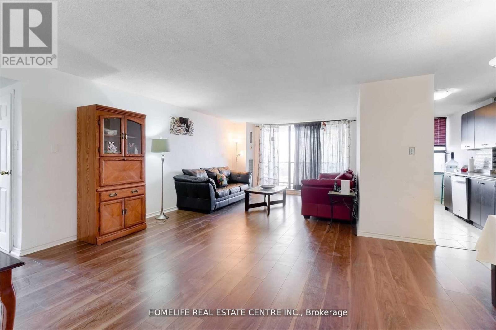 Photo 12 of 1210 21 Knightsbridge Road, Brampton ON