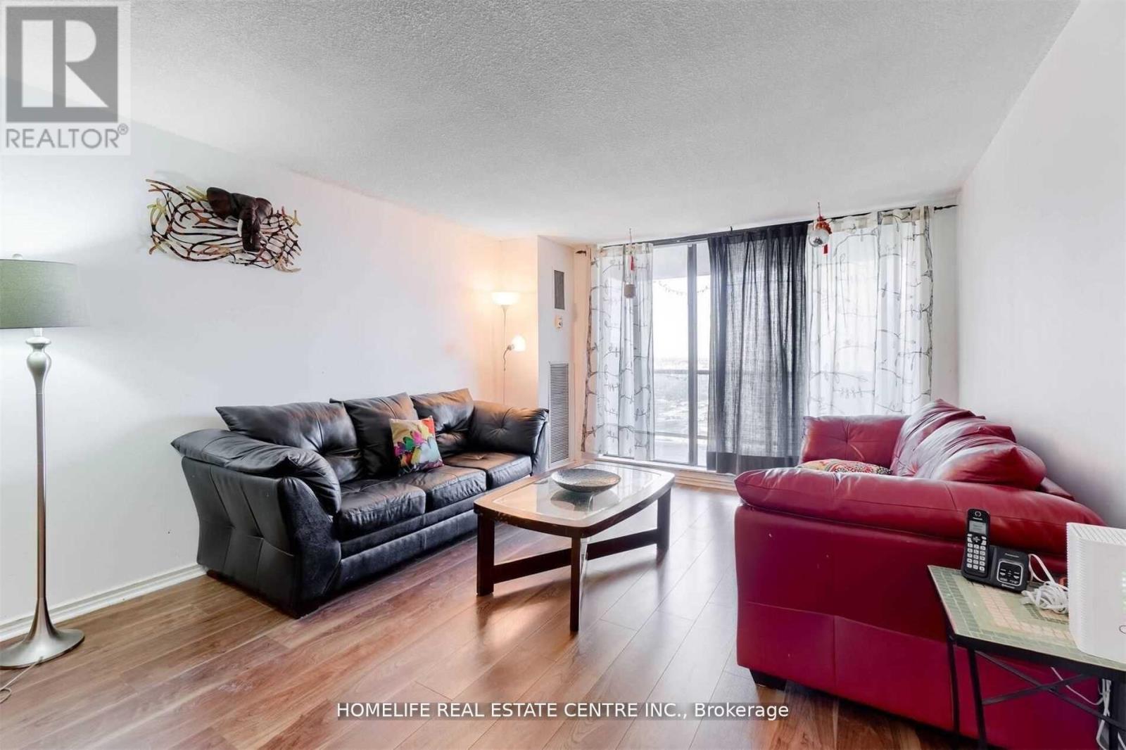 Photo 11 of 1210 21 Knightsbridge Road, Brampton ON