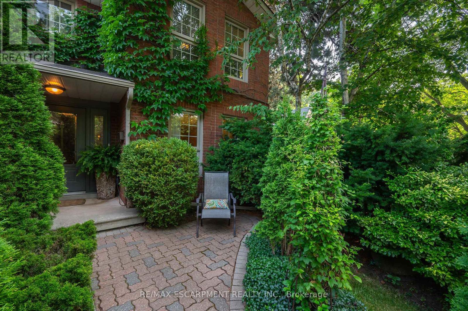 Photo 4 of 1355 Edgeware Road, Oakville ON