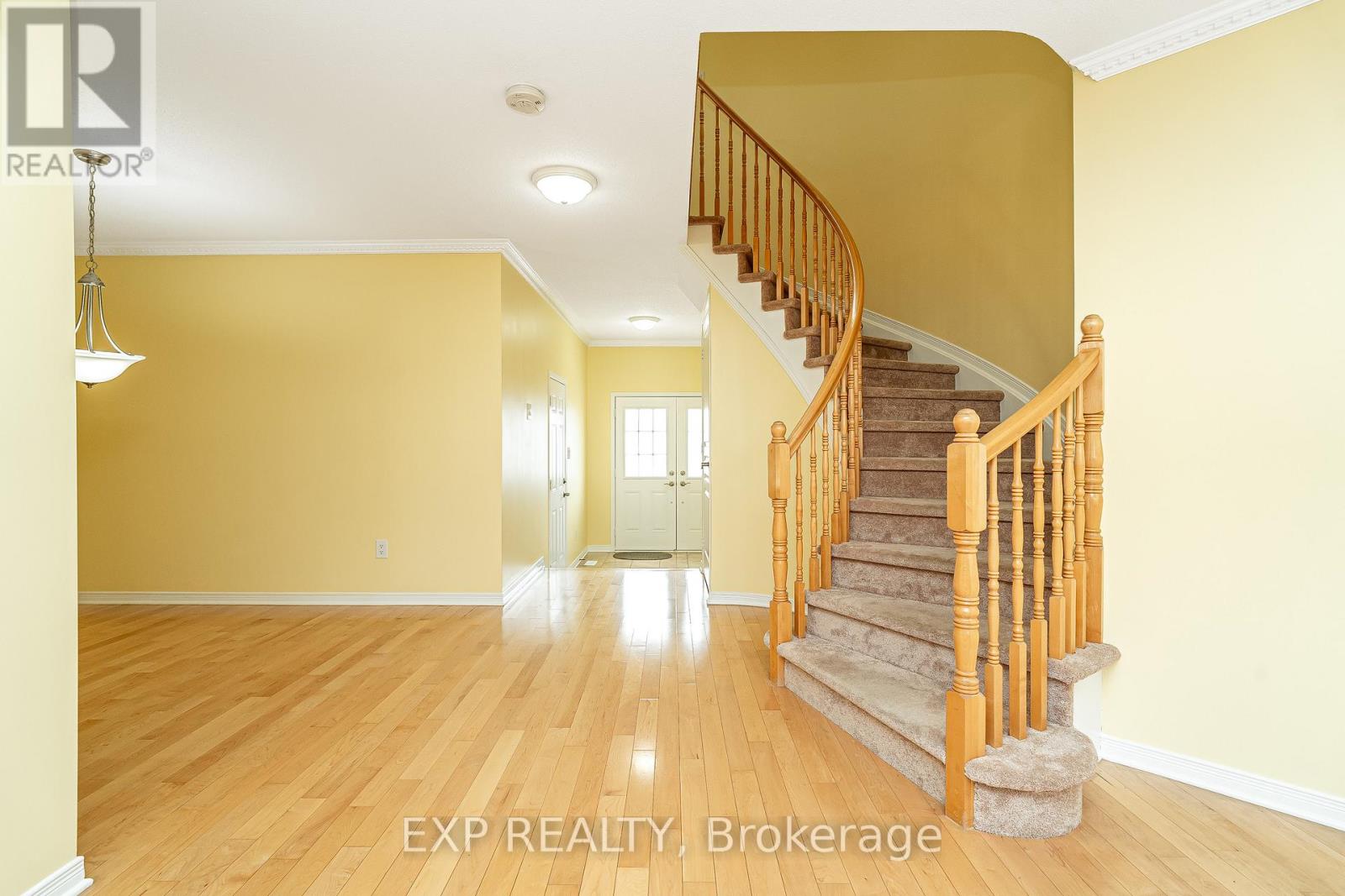 Photo 12 of 611 Braecreek Avenue, Ottawa ON