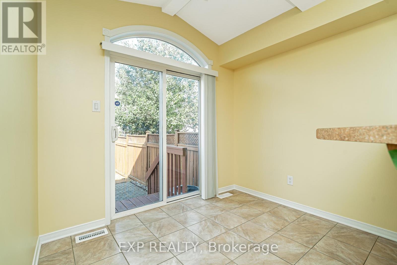 Photo 8 of 611 Braecreek Avenue, Ottawa ON