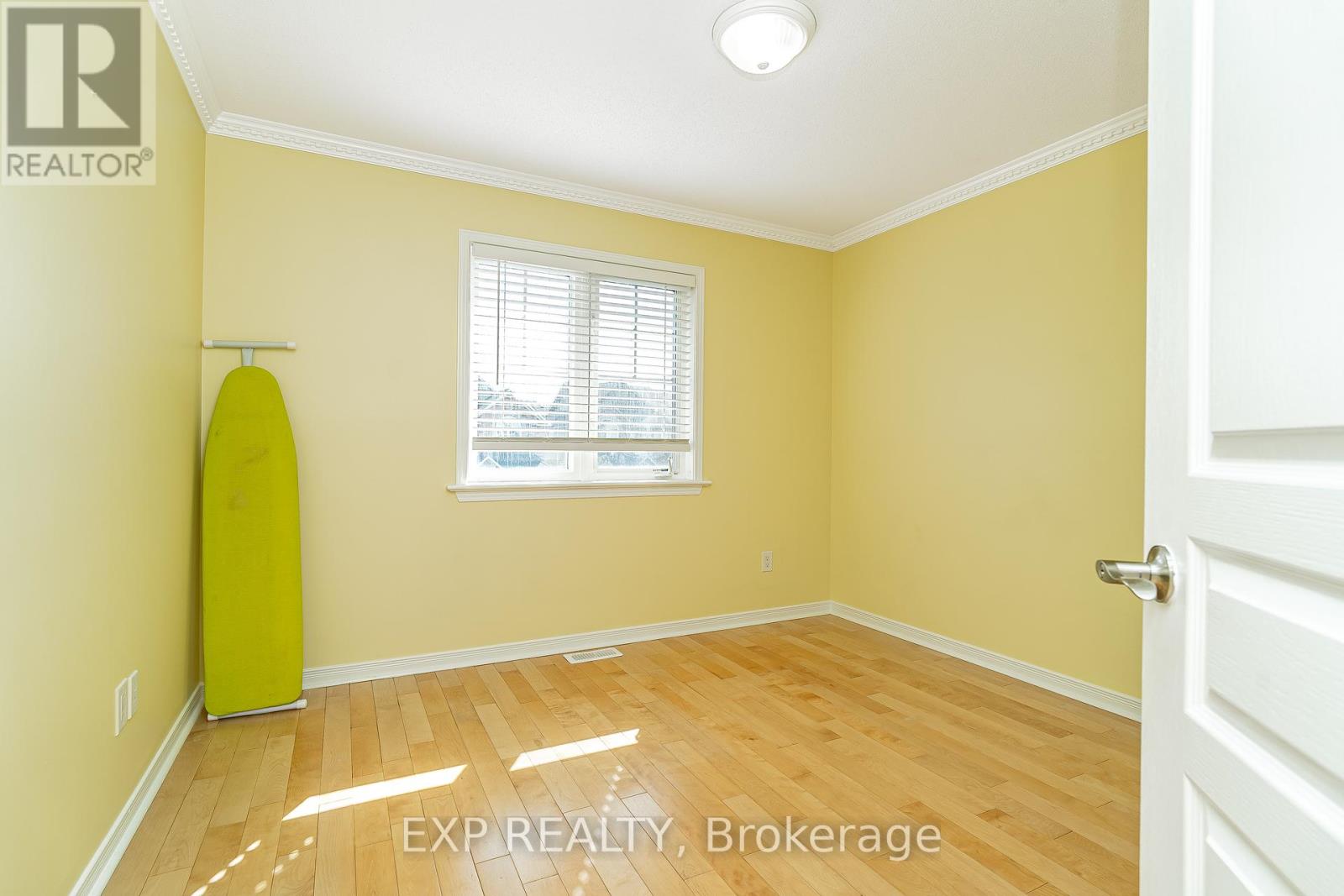 Photo 3 of 611 Braecreek Avenue, Ottawa ON