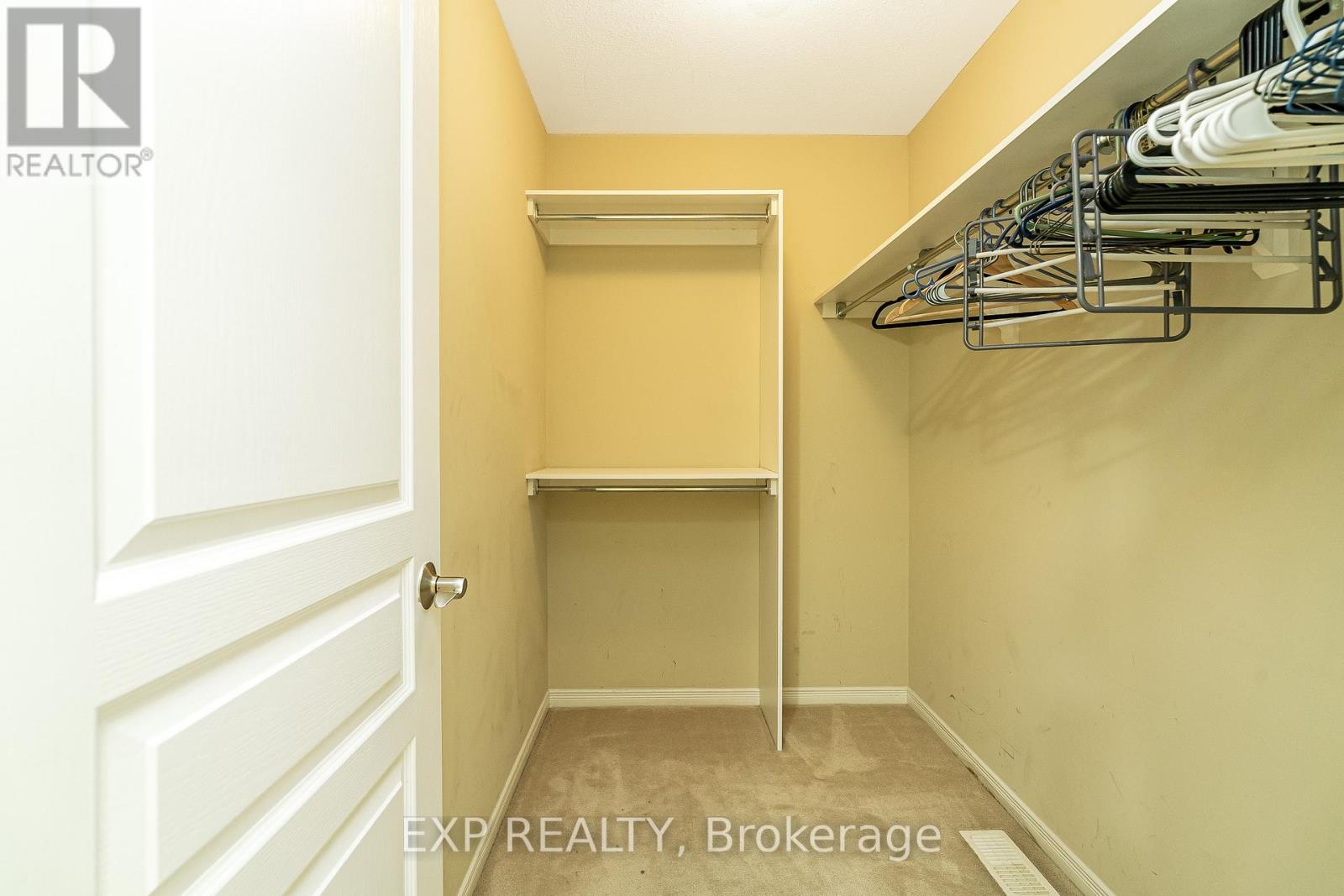 Photo 18 of 611 Braecreek Avenue, Ottawa ON