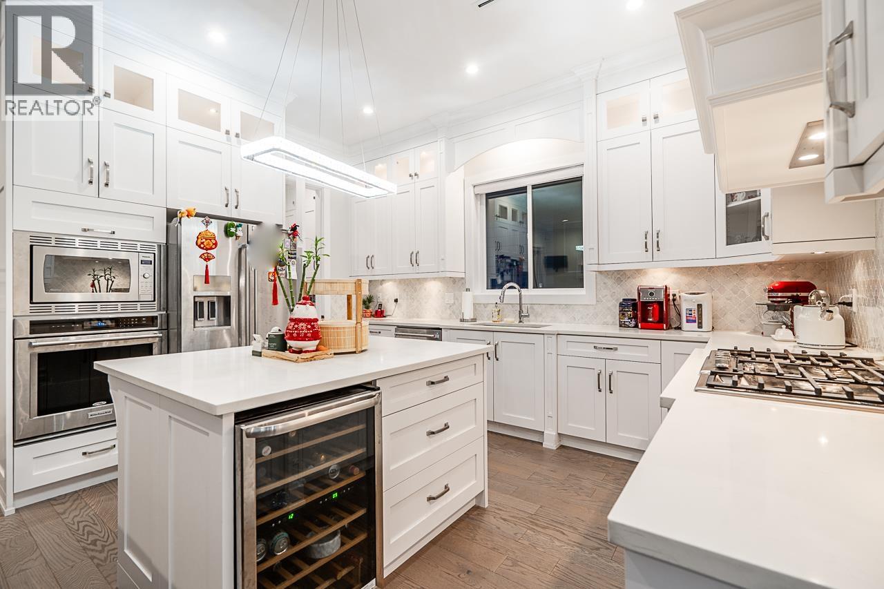 Photo 1 of 89 Warwick Avenue, Burnaby BC