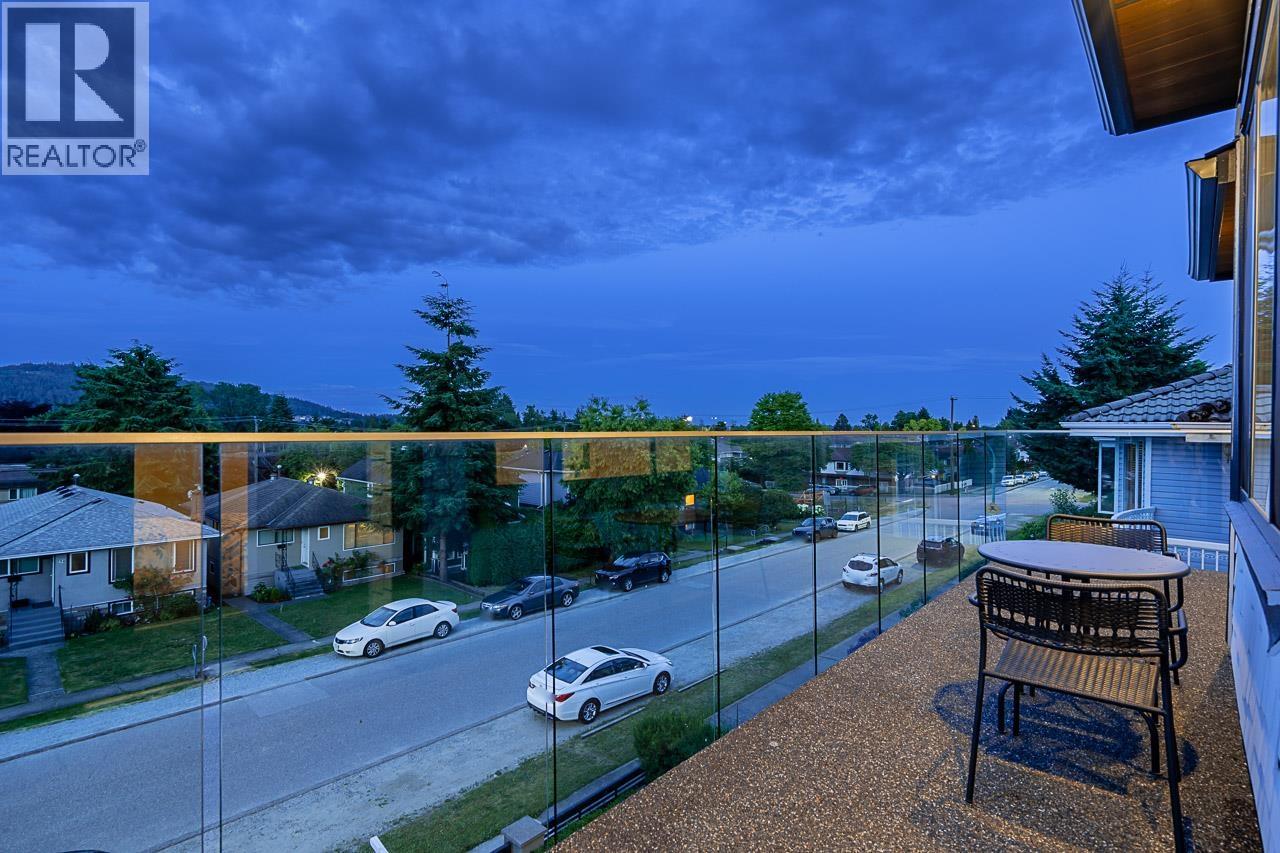 Photo 8 of 89 Warwick Avenue, Burnaby BC