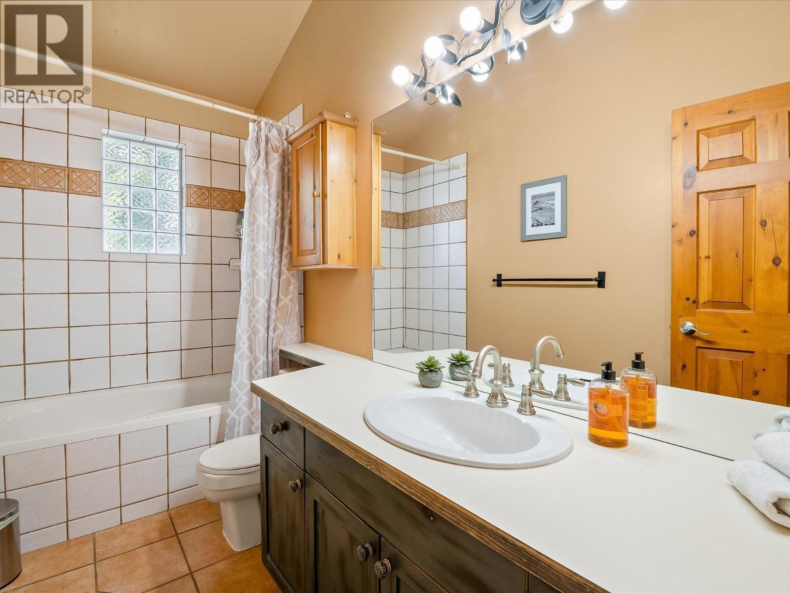 8148 MUIRFIELD CRESCENT, Whistler
