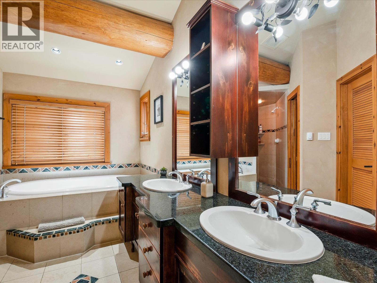 8148 MUIRFIELD CRESCENT, Whistler