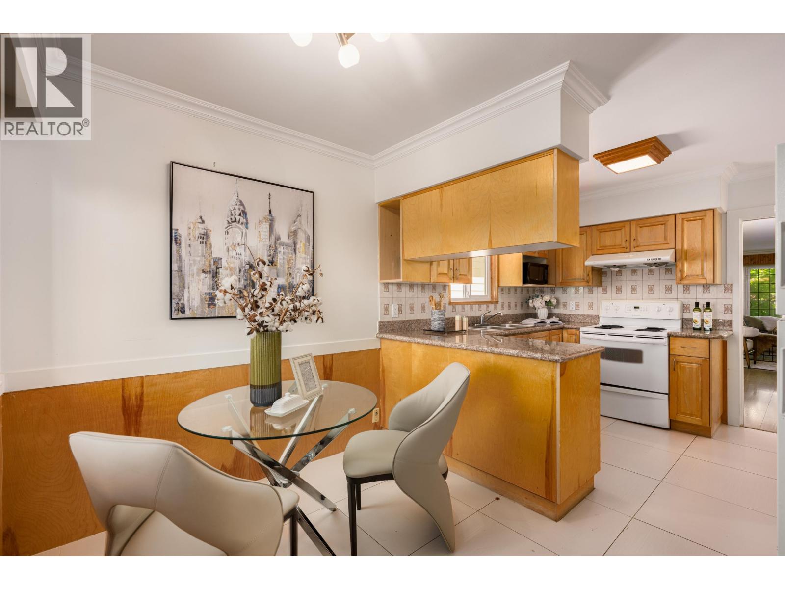 Photo 2 of 8119 Cartier Street, Vancouver BC