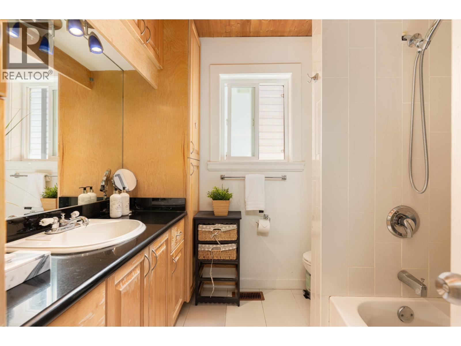 Photo 13 of 8119 Cartier Street, Vancouver BC