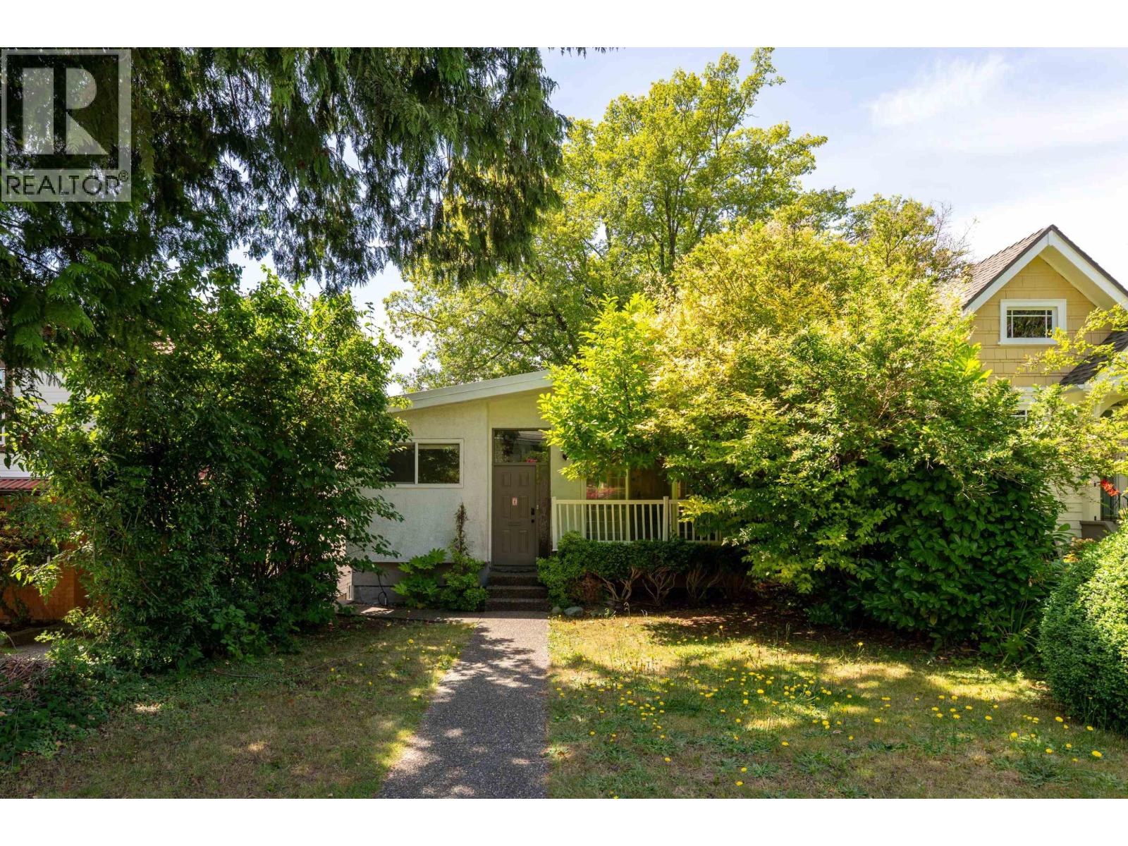 Photo 4 of 8119 Cartier Street, Vancouver BC