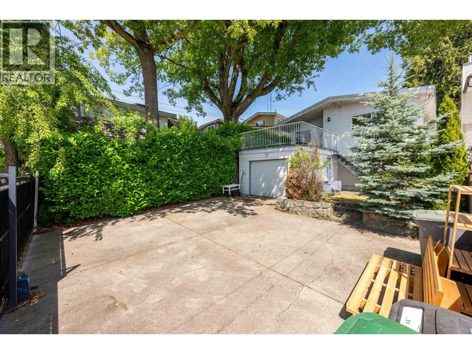 Photo 3 of 8119 Cartier Street, Vancouver BC