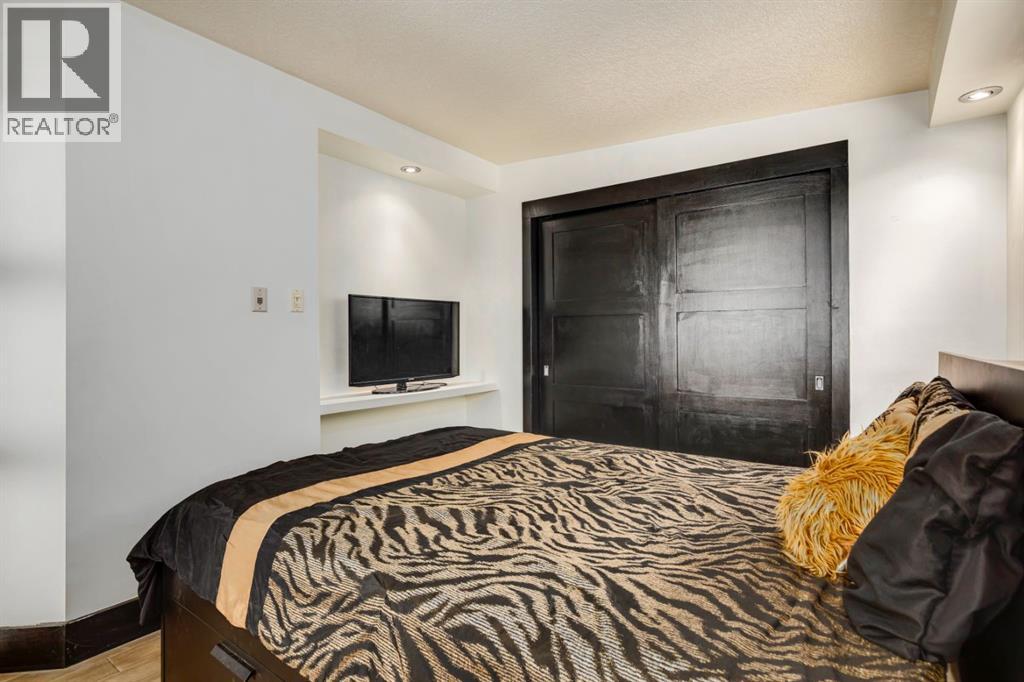 Single Family House for Sale in    Street SW Bankview Calgary 