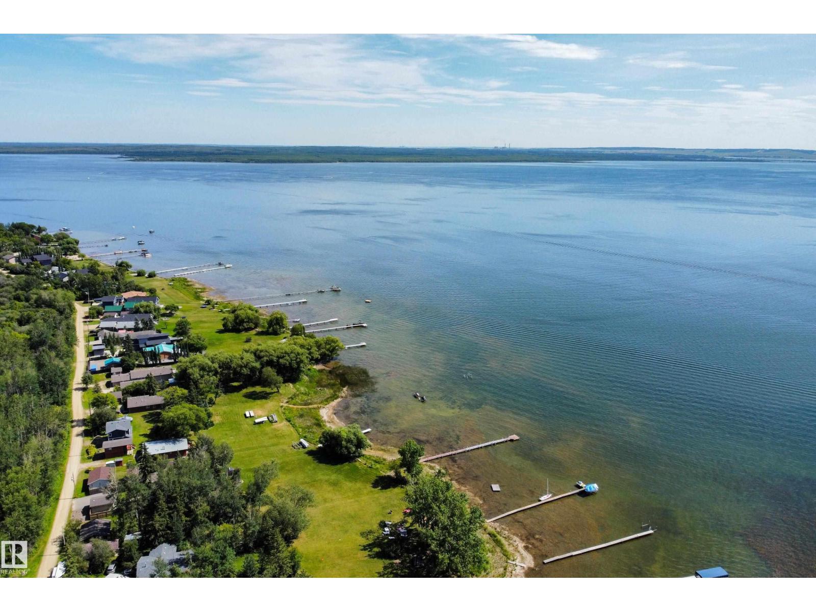 Photo 12 of 4312 Lakeshore Rd, Rural Parkland County AB