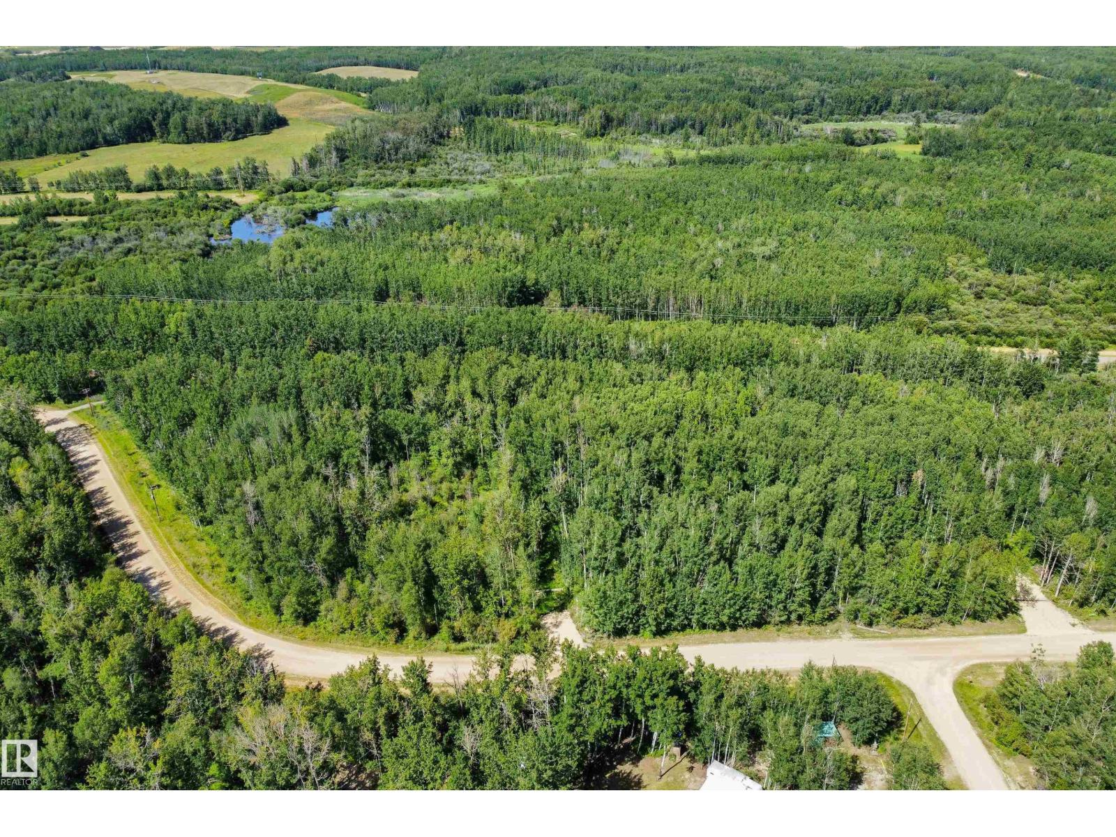 Photo 6 of 4312 Lakeshore Rd, Rural Parkland County AB