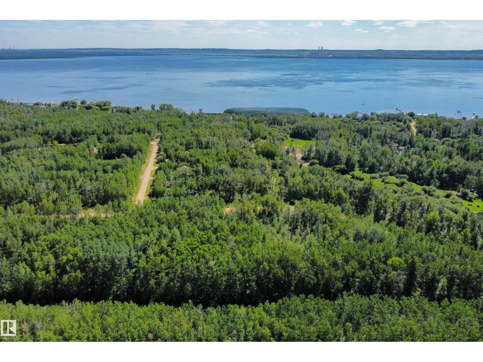Photo 18 of 4312 Lakeshore Rd, Rural Parkland County AB