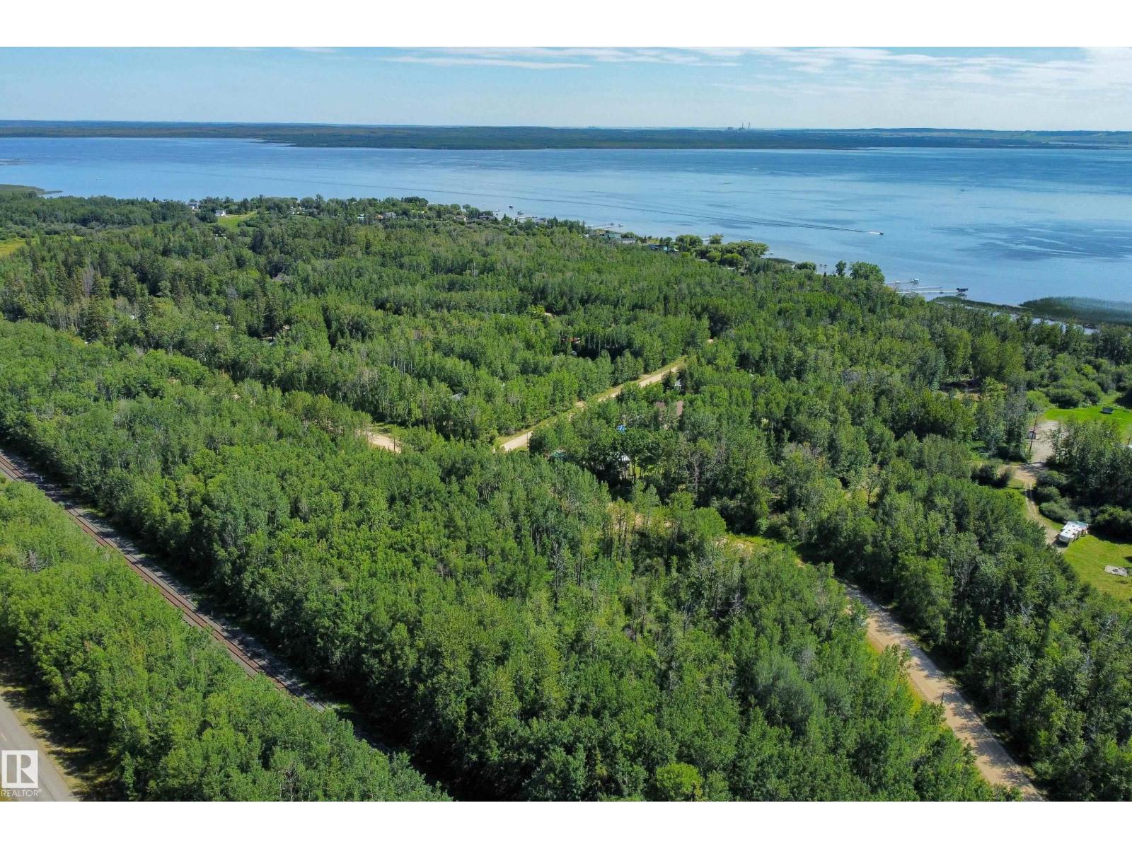 Photo 20 of 4312 Lakeshore Rd, Rural Parkland County AB