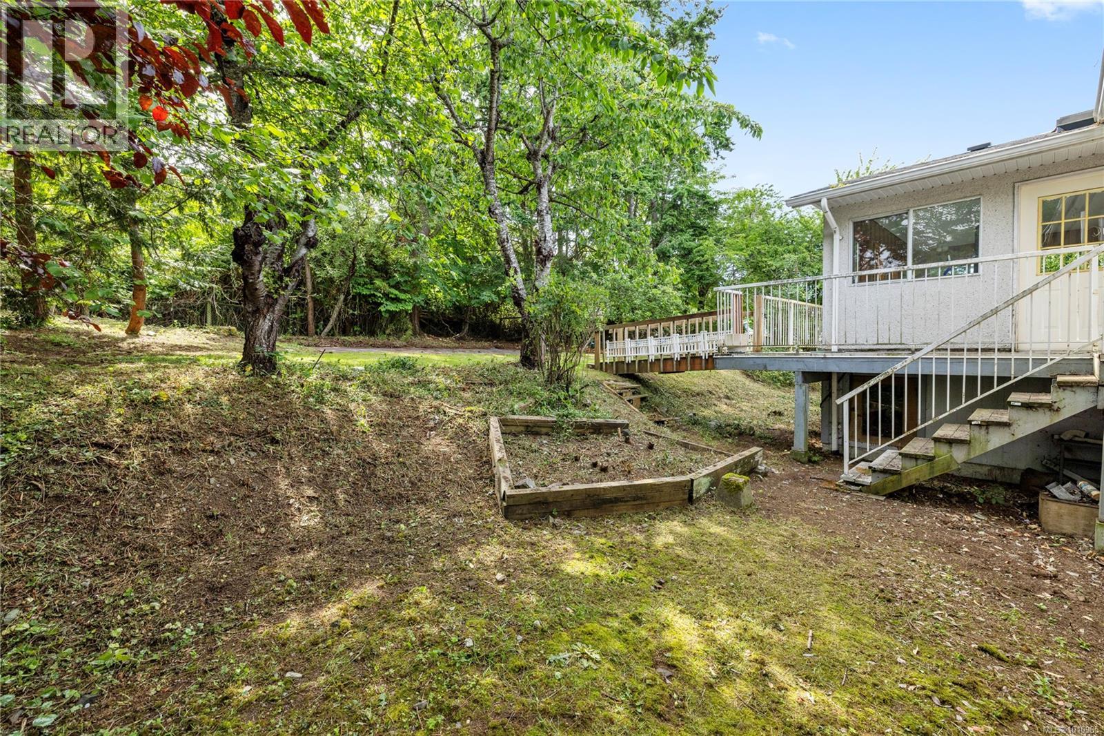 Photo 3 of 3681 Place Rd, Nanaimo BC