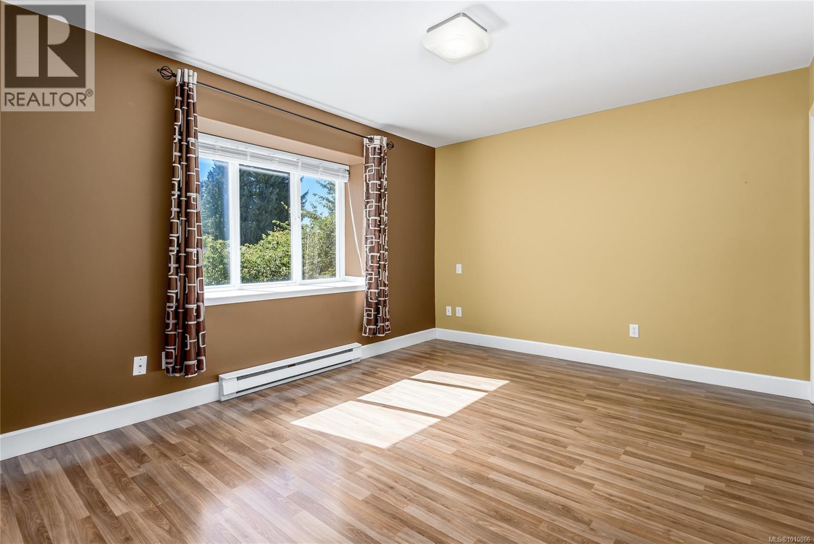 2084 Anna Pl, Courtenay