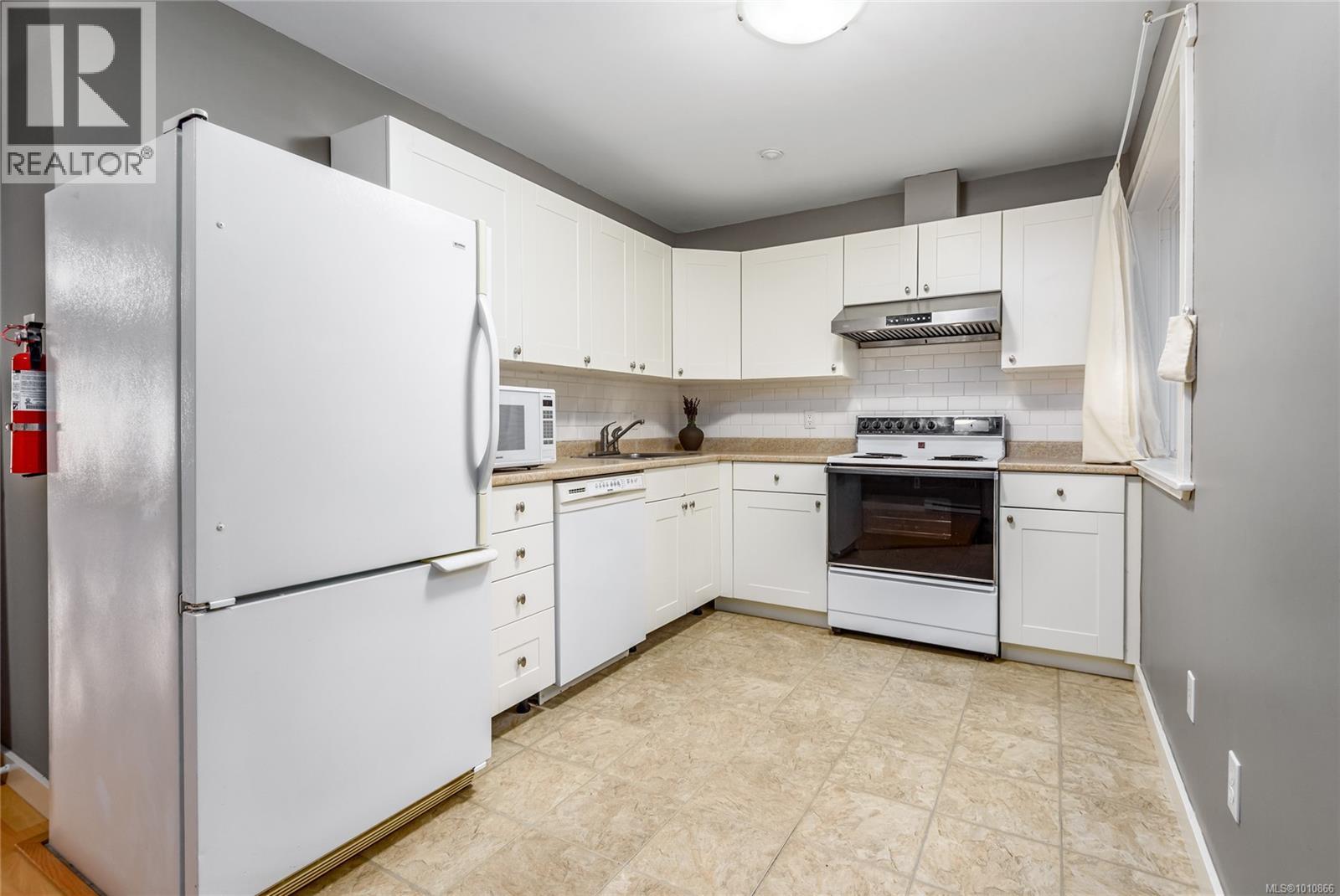 2084 Anna Pl, Courtenay