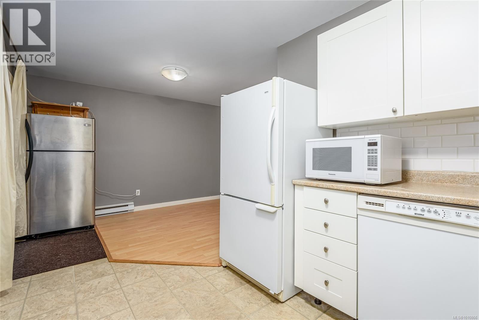 2084 Anna Pl, Courtenay