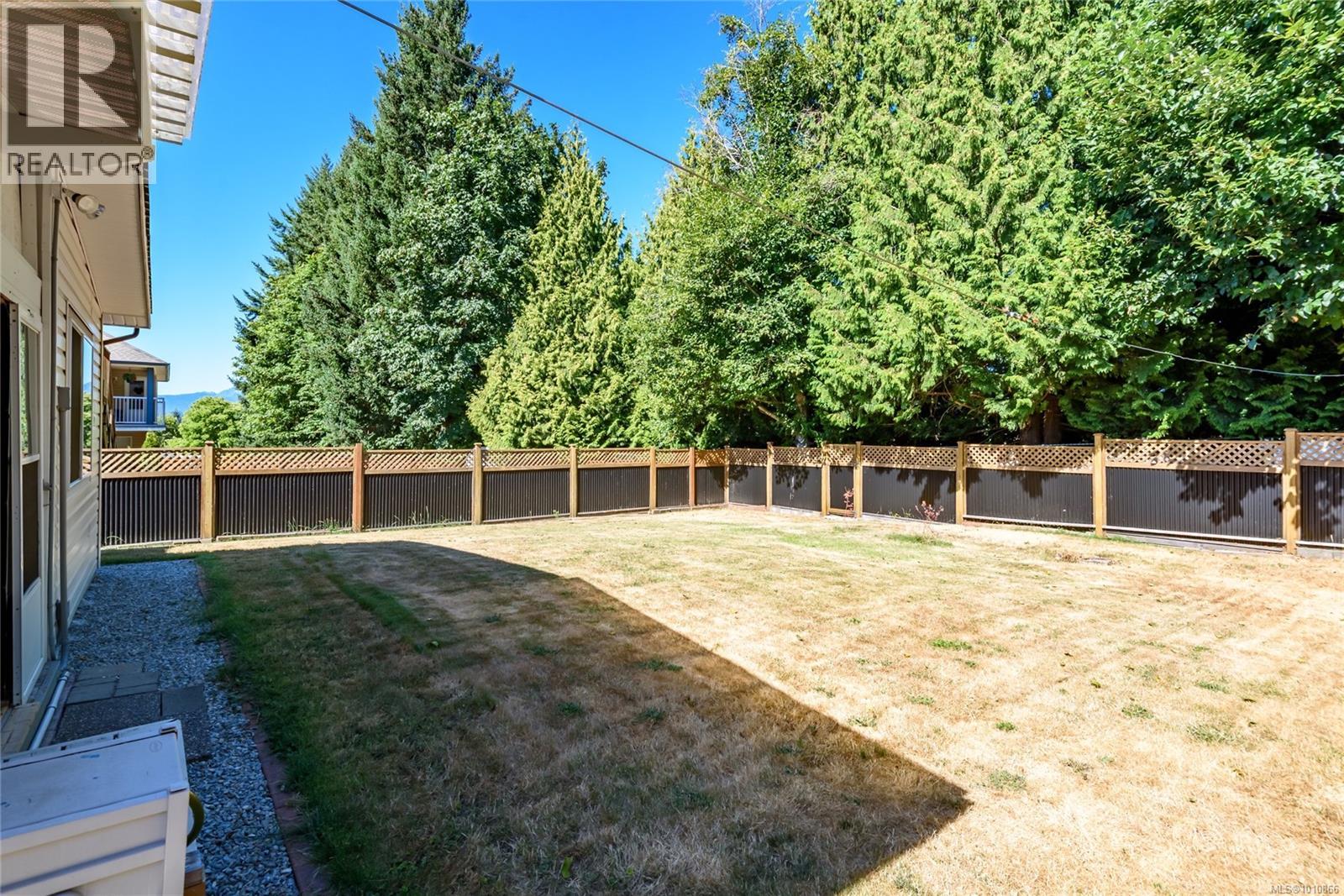 2084 Anna Pl, Courtenay