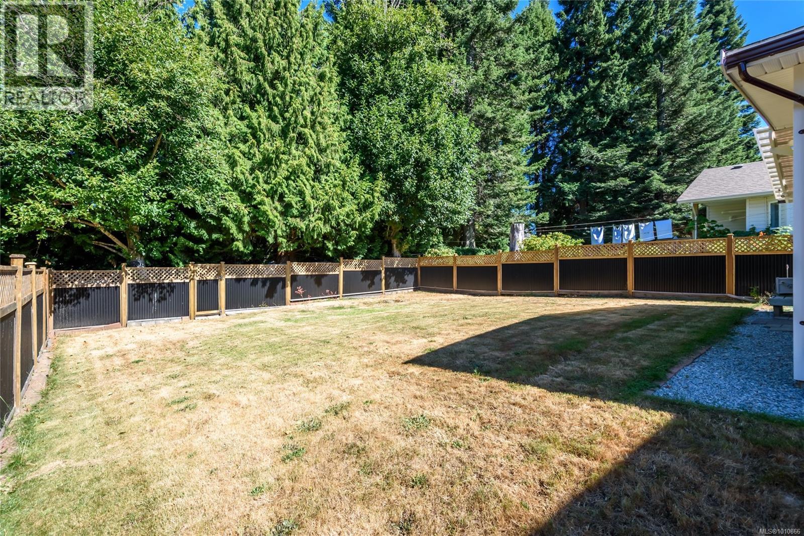 2084 Anna Pl, Courtenay